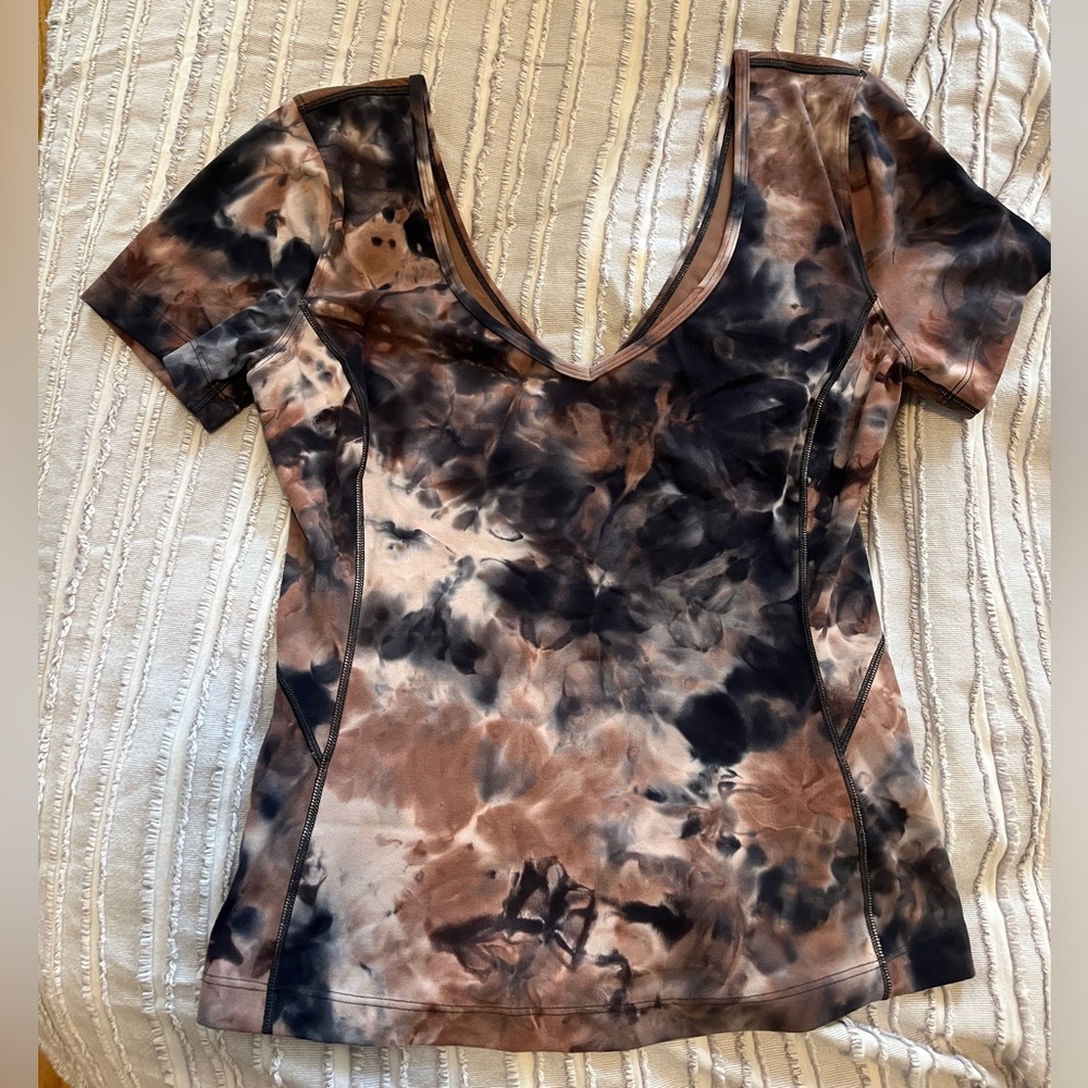 Lulu workout top